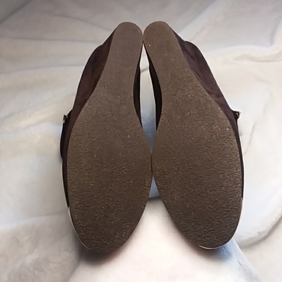 Hot in Hollywood wedge suede Booties - Picture 4 of 6